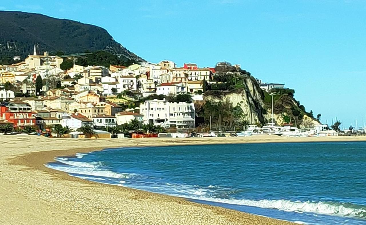 Appartamento L'Azalea - A Due Passi Da Numana Con Grande Terrazzo E Piscina Condominiale Stagionale Sirolo Dış mekan fotoğraf